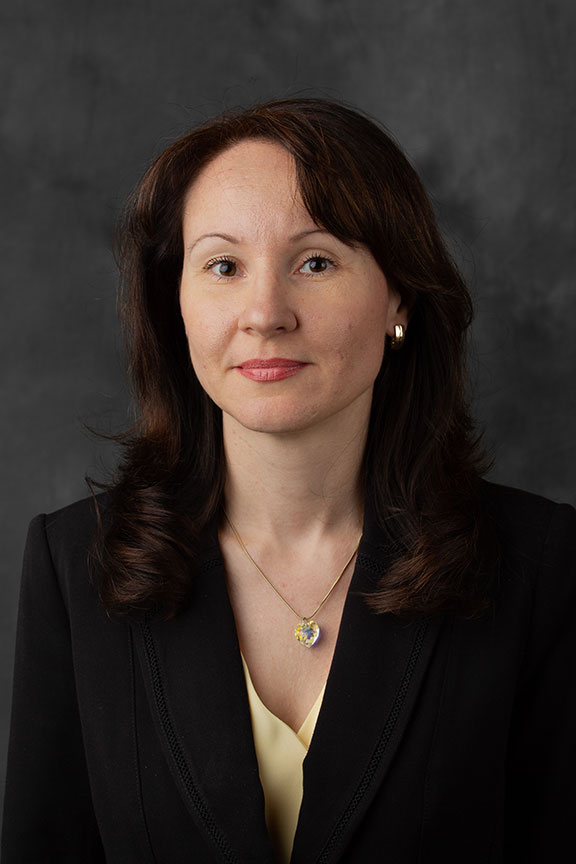 Dr. Iryna Hayduk Headshot 