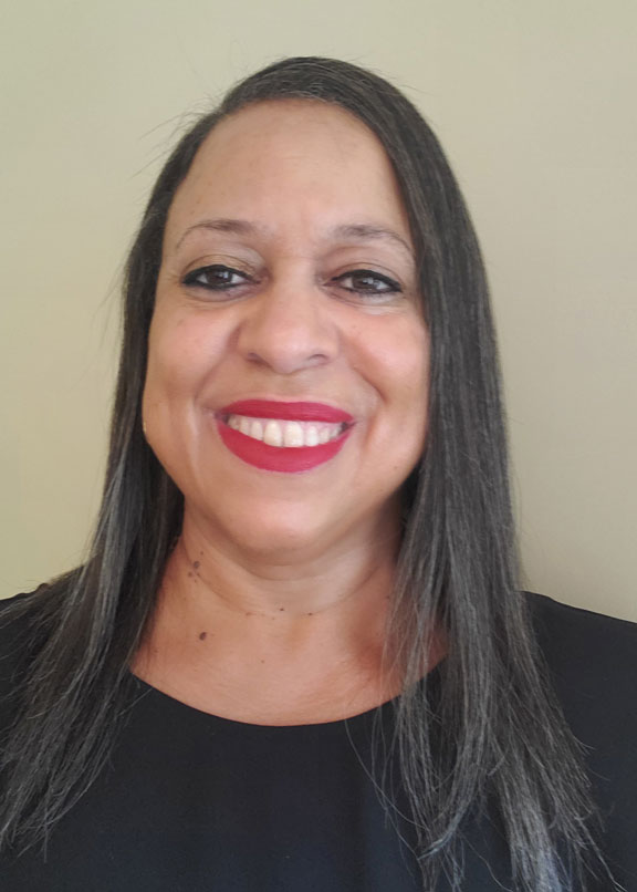 Sharon's headshot