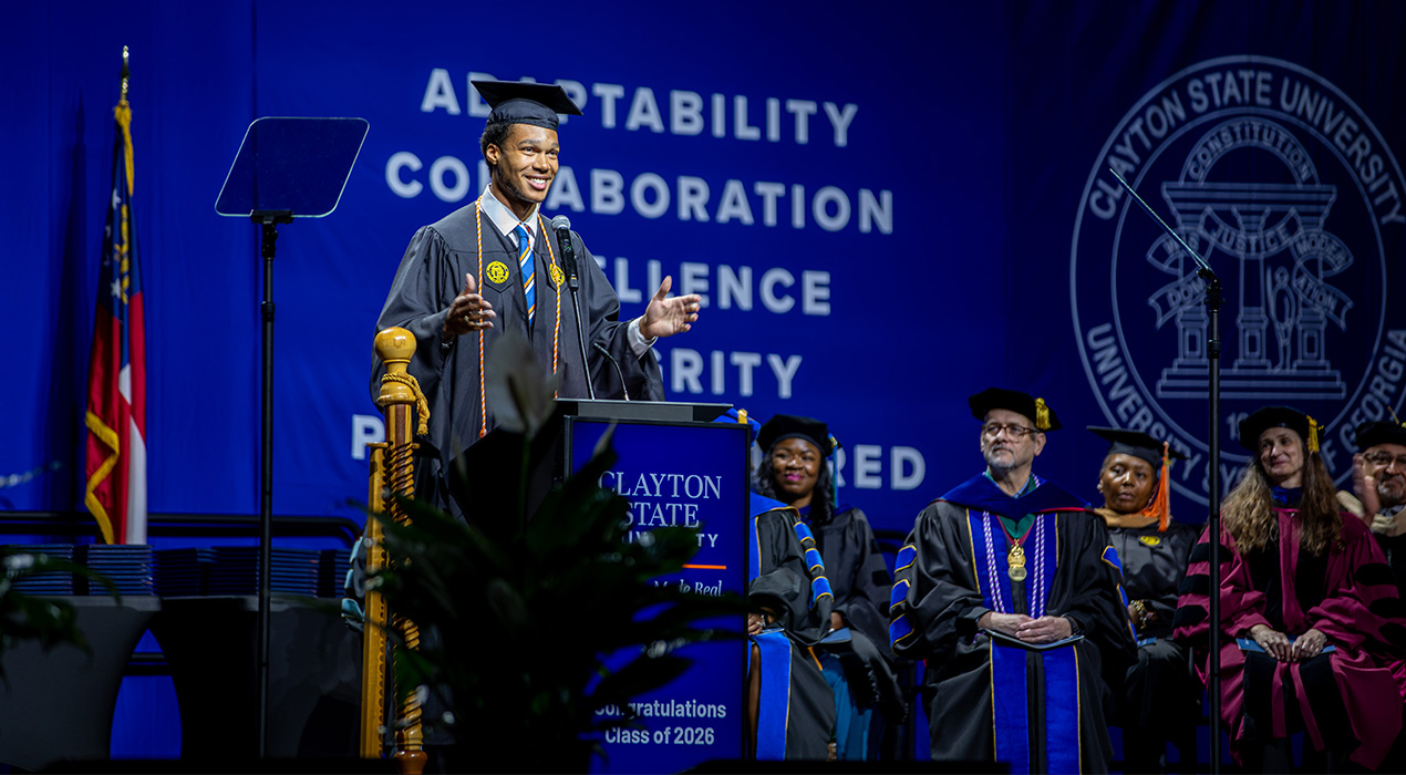 graduate-calvin-smith-speaks-at-commencement