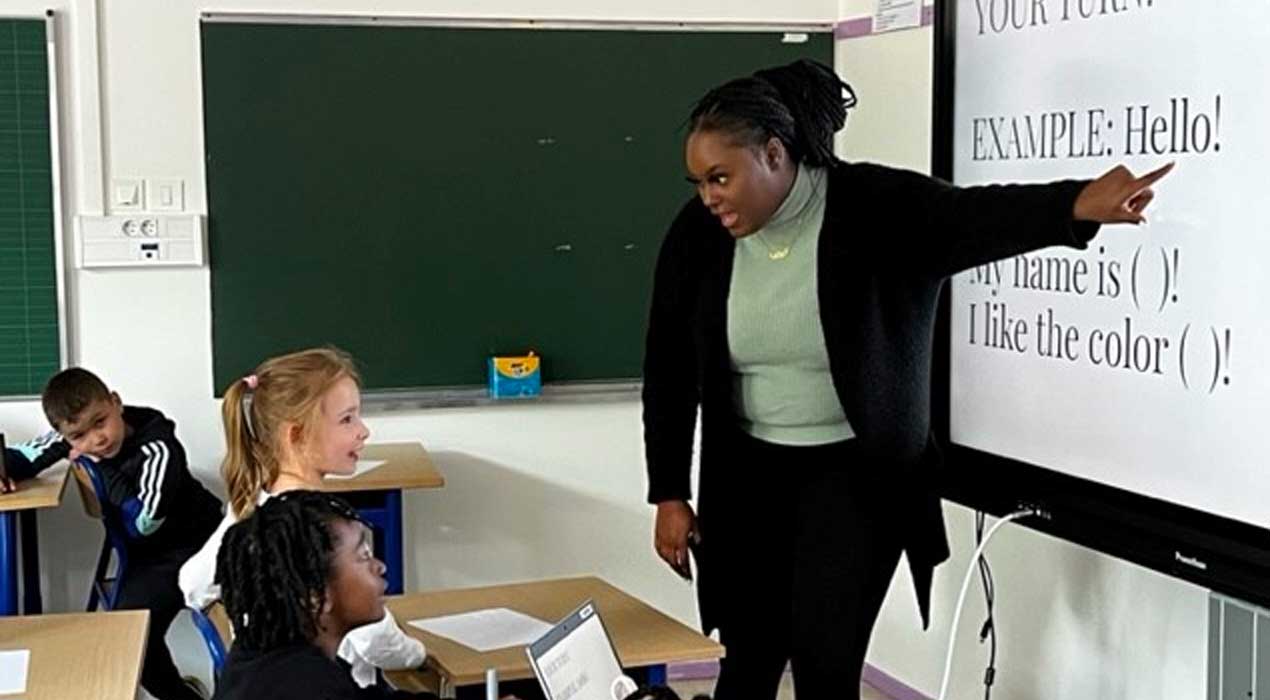 French elementary school students receive a lesson from Clayton State in Paris