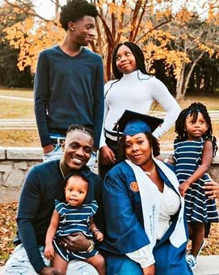 college kids with family